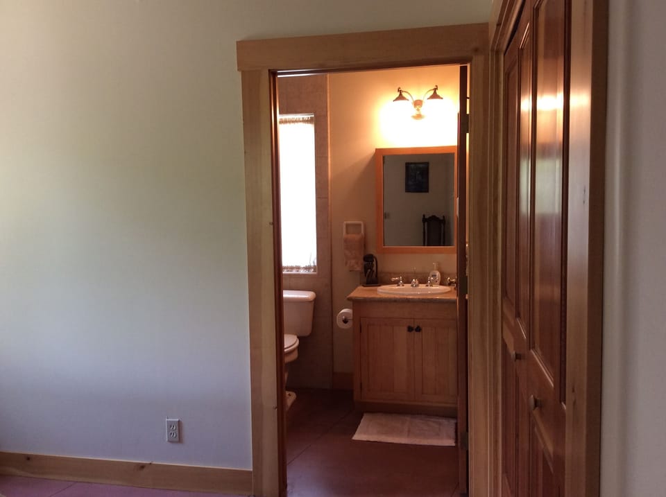En-suite Master Bath