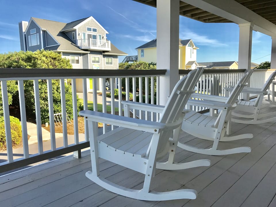 Mid Level Deck - Rocking Chairs