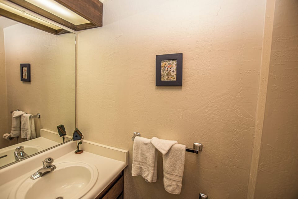 Villas 78 - Bathroom Upstairs