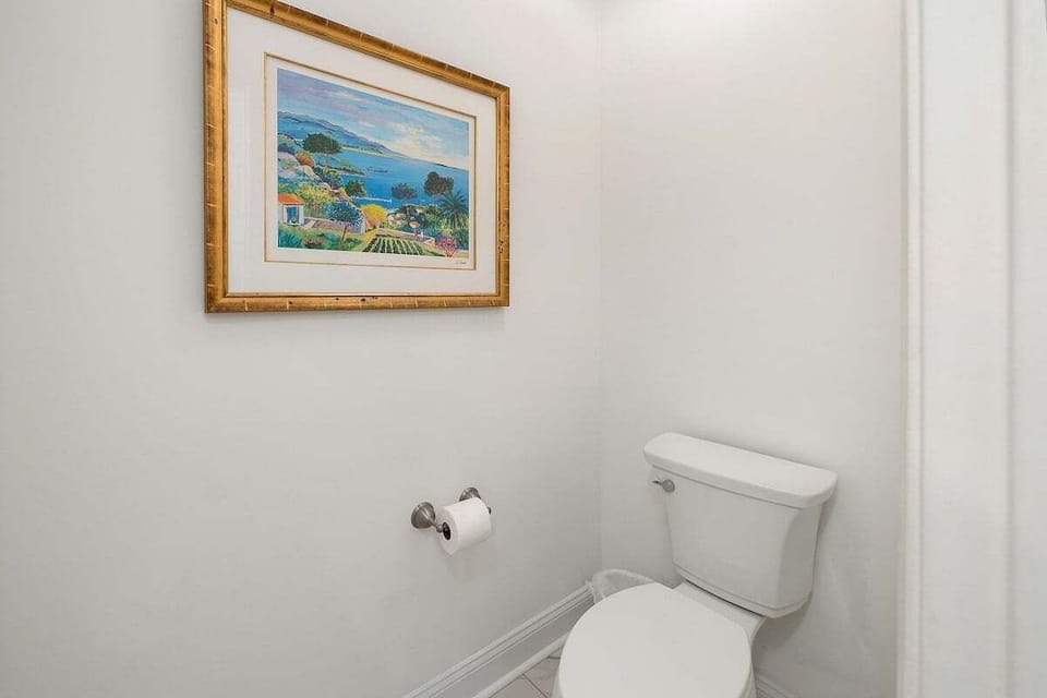 Saint Simons Grand 305 - Primary Bathroom Water Closet