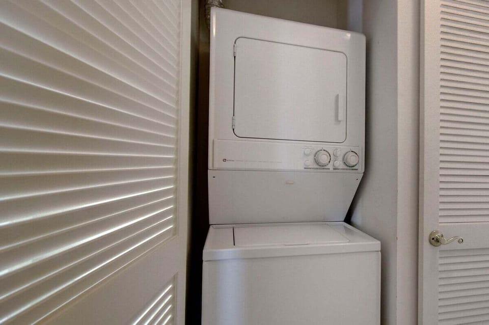 Saint Simons Grand 305 - Laundry Center