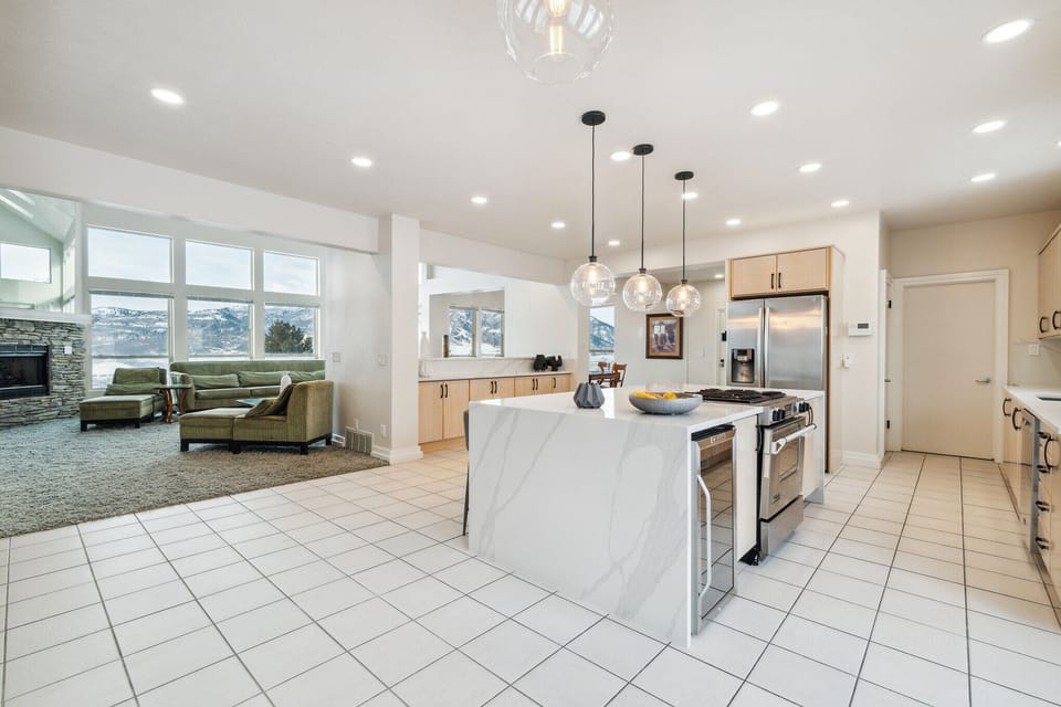 kitchen leading to living room