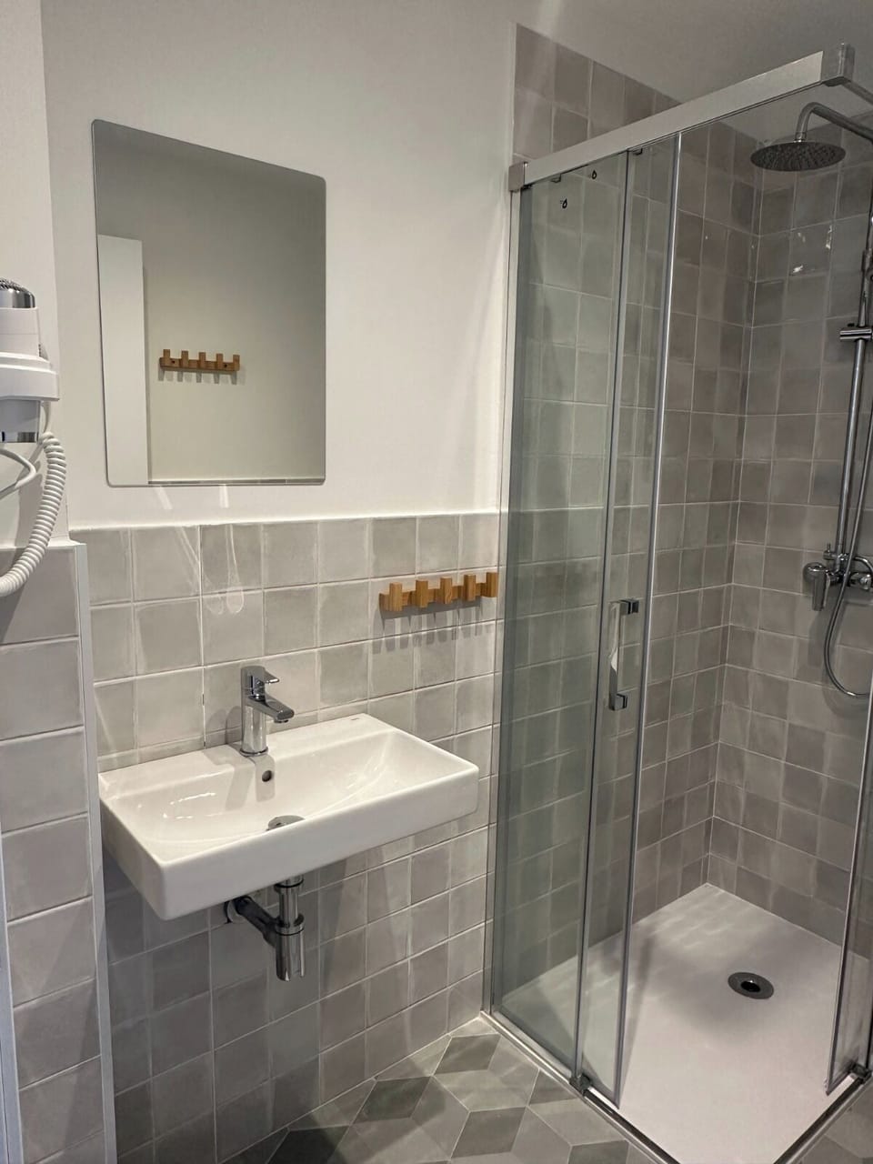 Free toiletries, towels