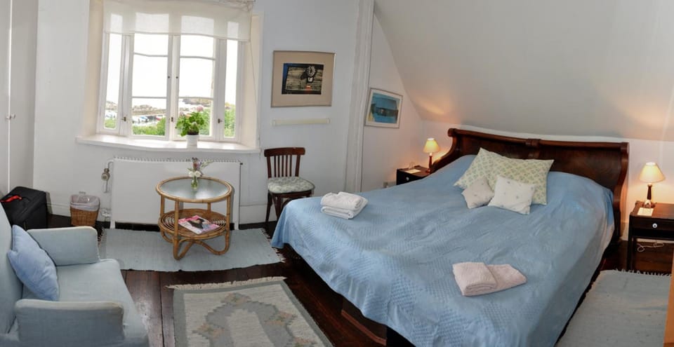Individually decorated, iron/ironing board, free WiFi