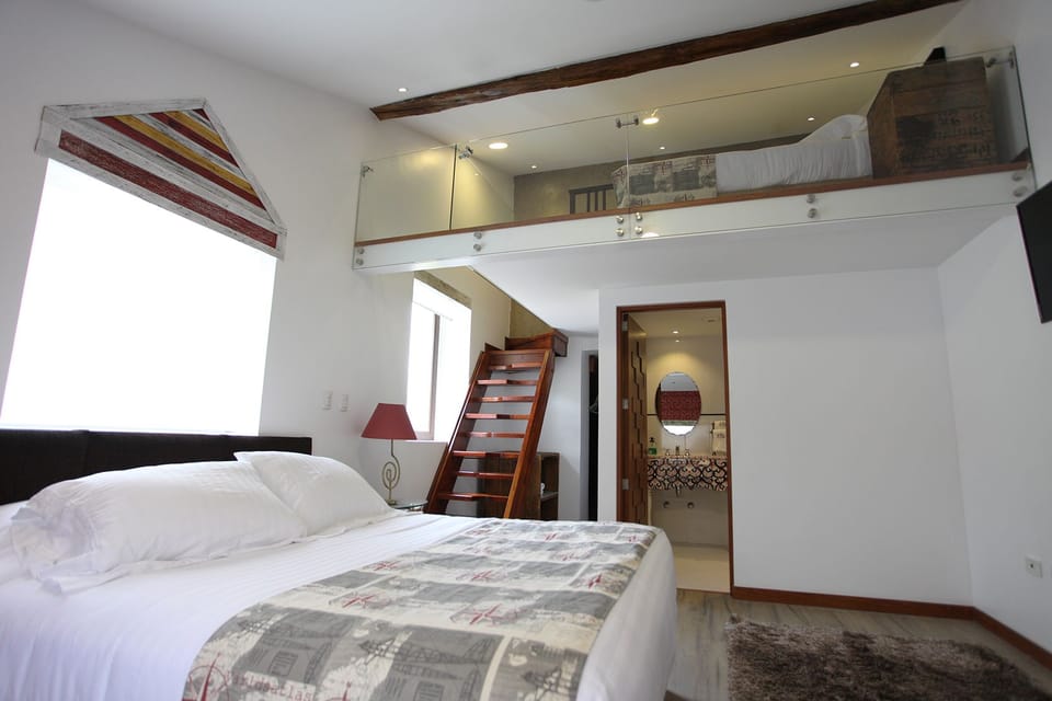 Quadruple Room | Desk, blackout drapes, soundproofing, iron/ironing board (on request)