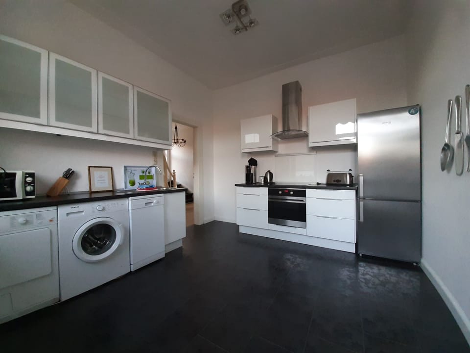 Superior Apartment, Private Bathroom, City View (Typ E - Dachterrasse) | Private kitchen