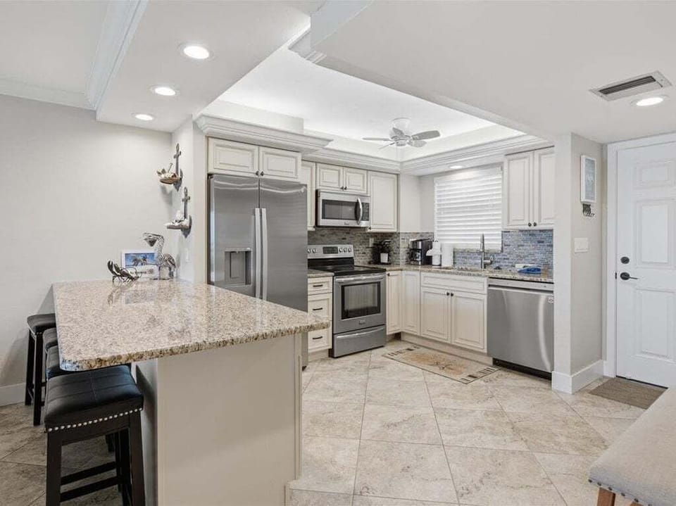 kitchen with breakfast bar