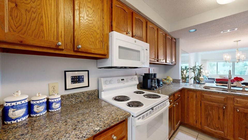 Fully Stocked Kitchen