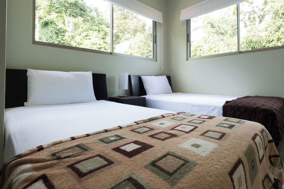 VIP 3 with 2 single beds