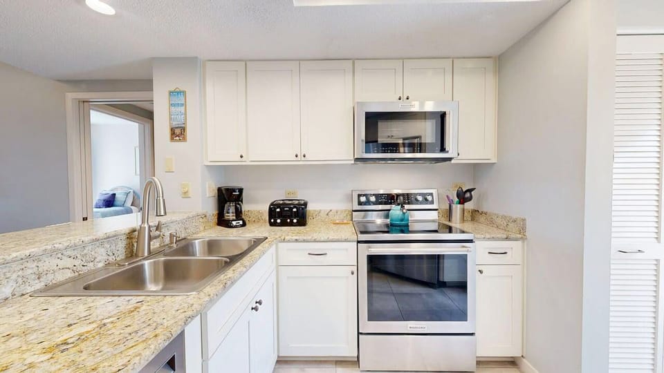 Fully Stocked Kitchen