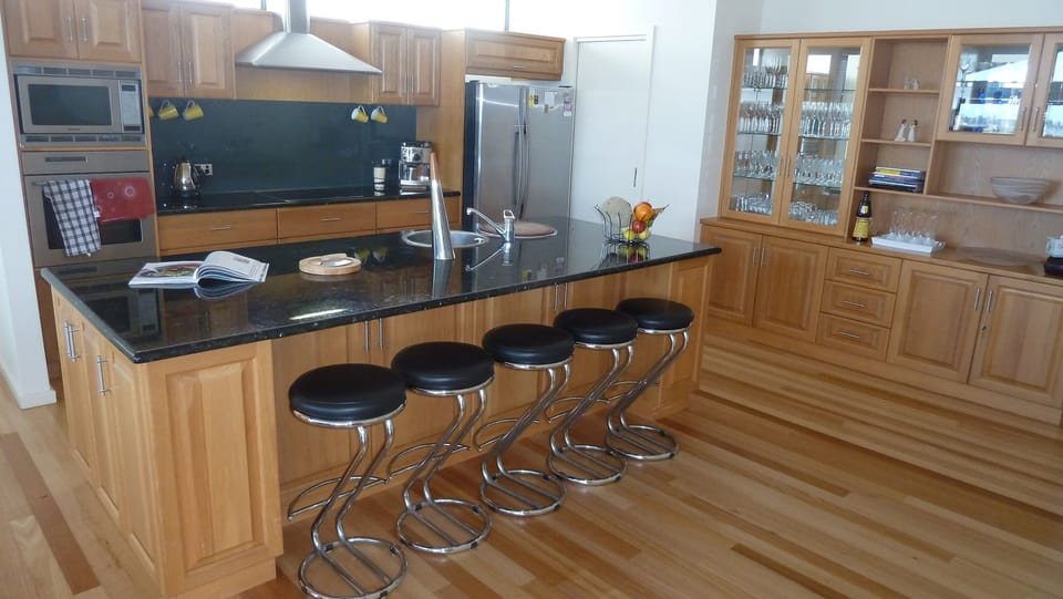 Fully equipped kitchen & pantry
