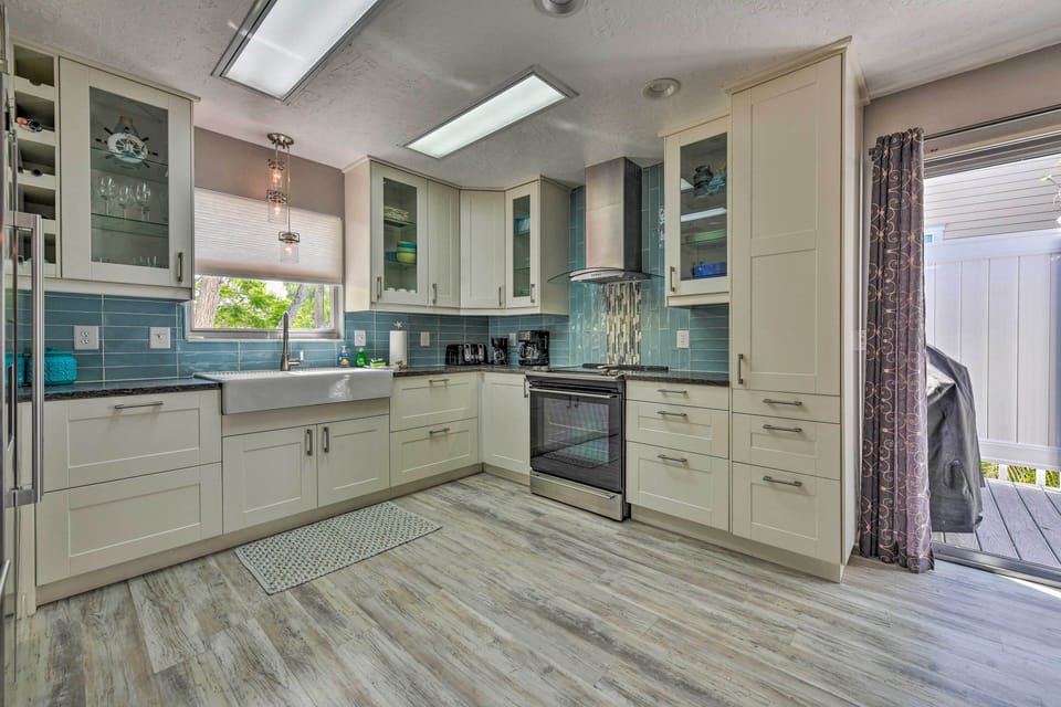 Fully Equipped Kitchen | Top-Notch Appliances