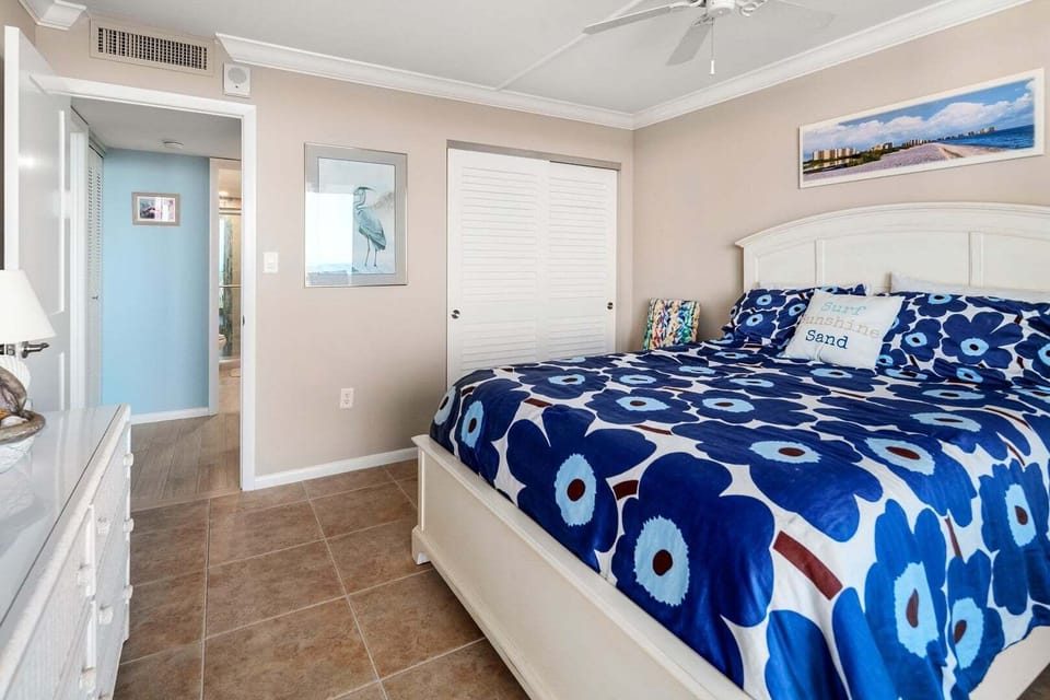 Guest bedroom