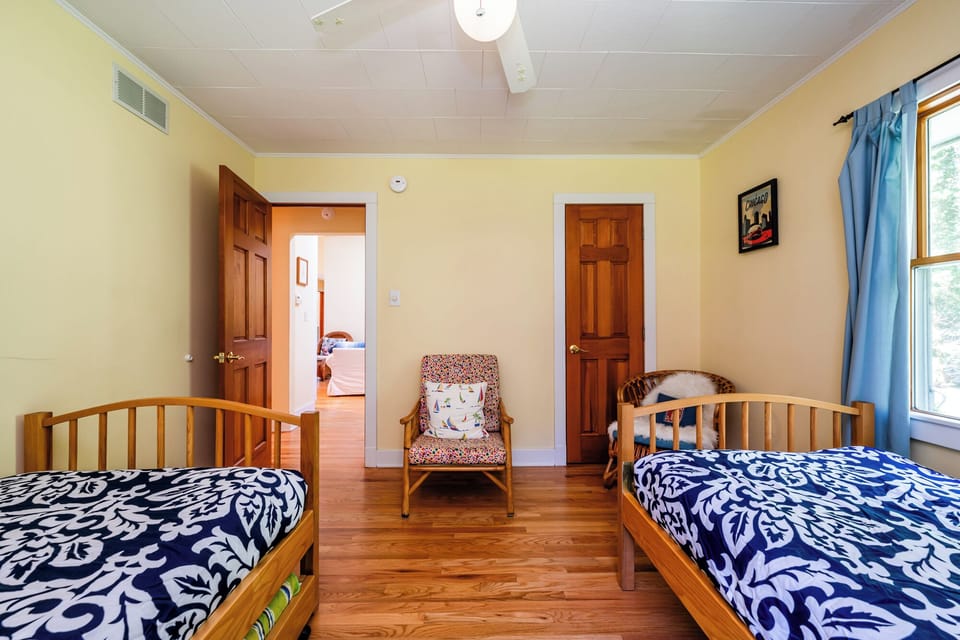 Bedroom #3 (Alt Angle)