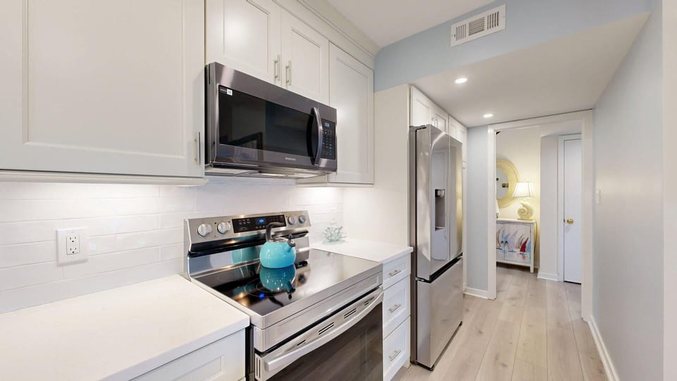 Fully Stocked Kitchen