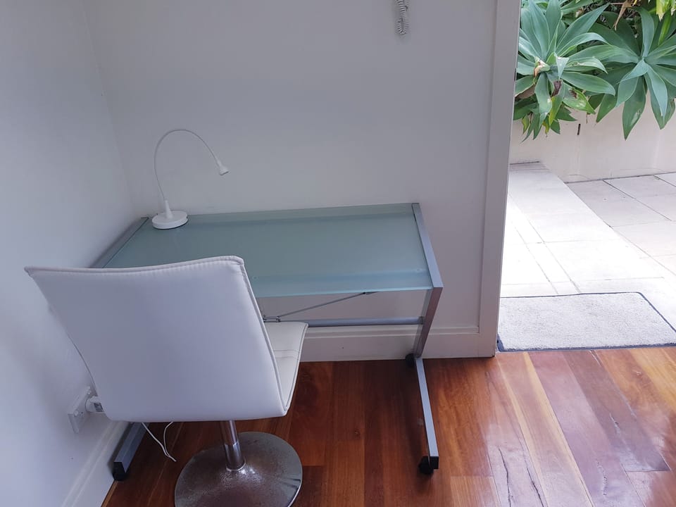 DESK