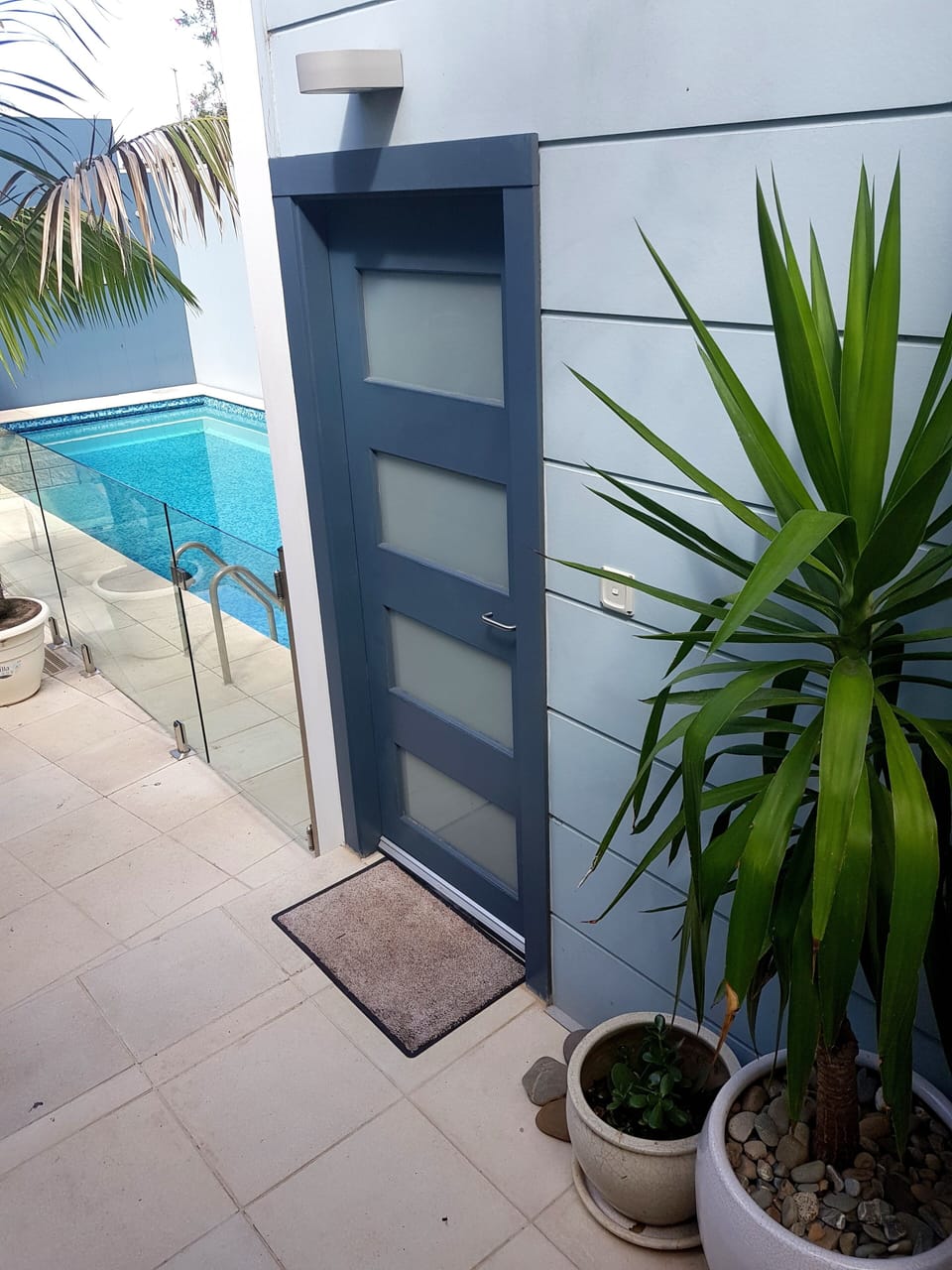 FRONT DOOR