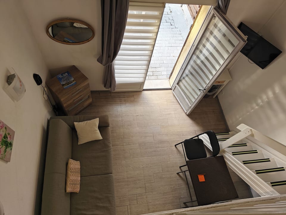 Superior Room, 1 Queen Bed | Individually decorated, laptop workspace, free WiFi, bed sheets