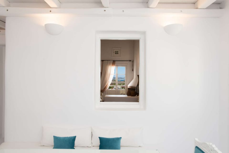 Villa Desiree Dining 30