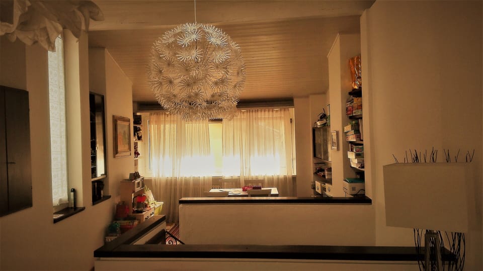 Attic, play area with table, 4 chairs and air conditioning