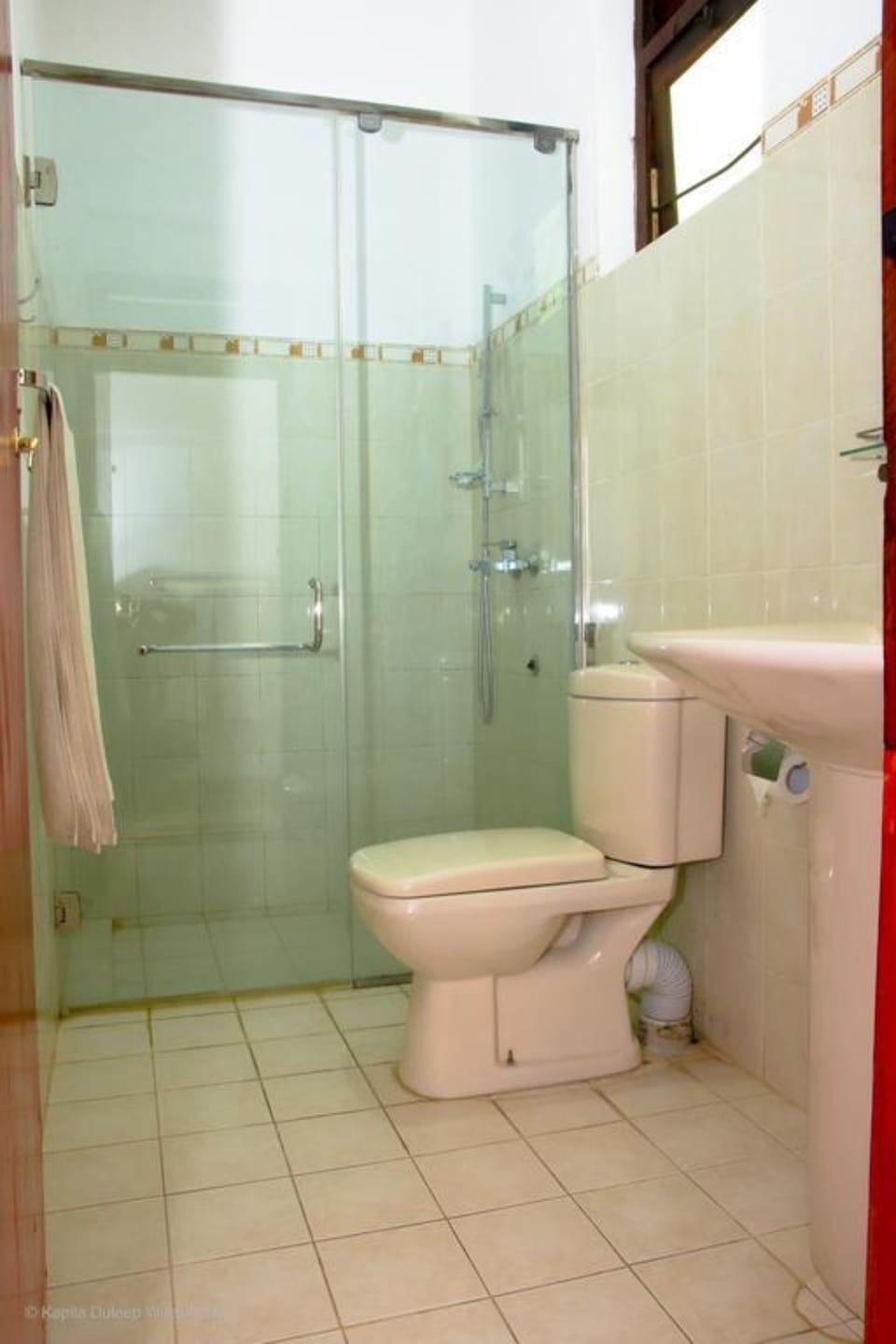 Deluxe Double Room | Bathroom | Shower, free toiletries