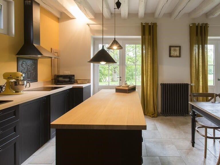 Cottage, Ensuite (Le Pigeonnier Colbert) | Private kitchen | Highchair