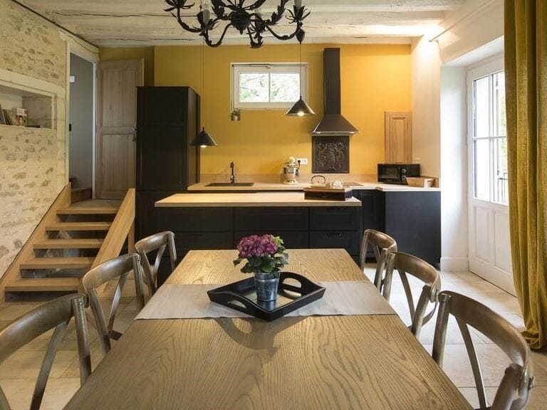 Cottage, Ensuite (Le Pigeonnier Colbert) | Private kitchen | Highchair