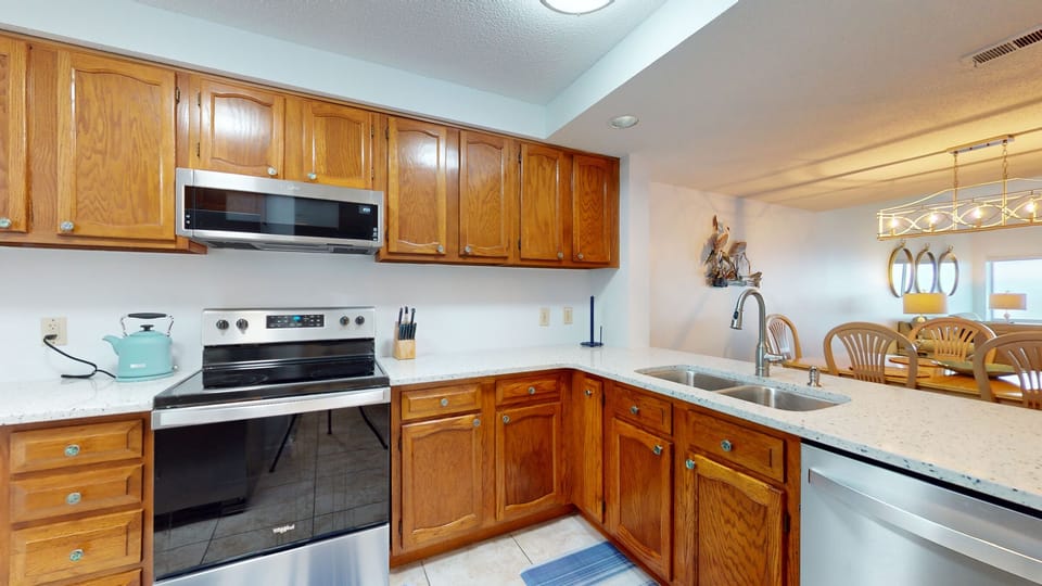 Fully Stocked Kitchen
