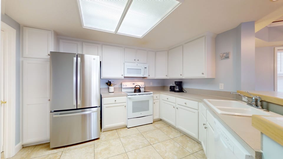 Fully Stocked Kitchen
