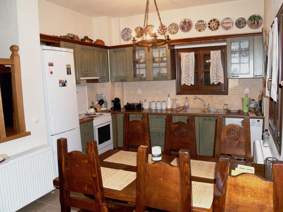 Your kitchen and dining room. Fully equiped for you to make magic!