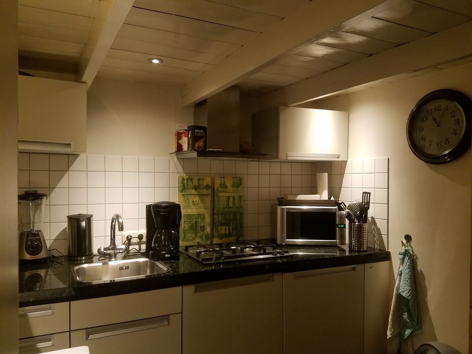 complete kitchen