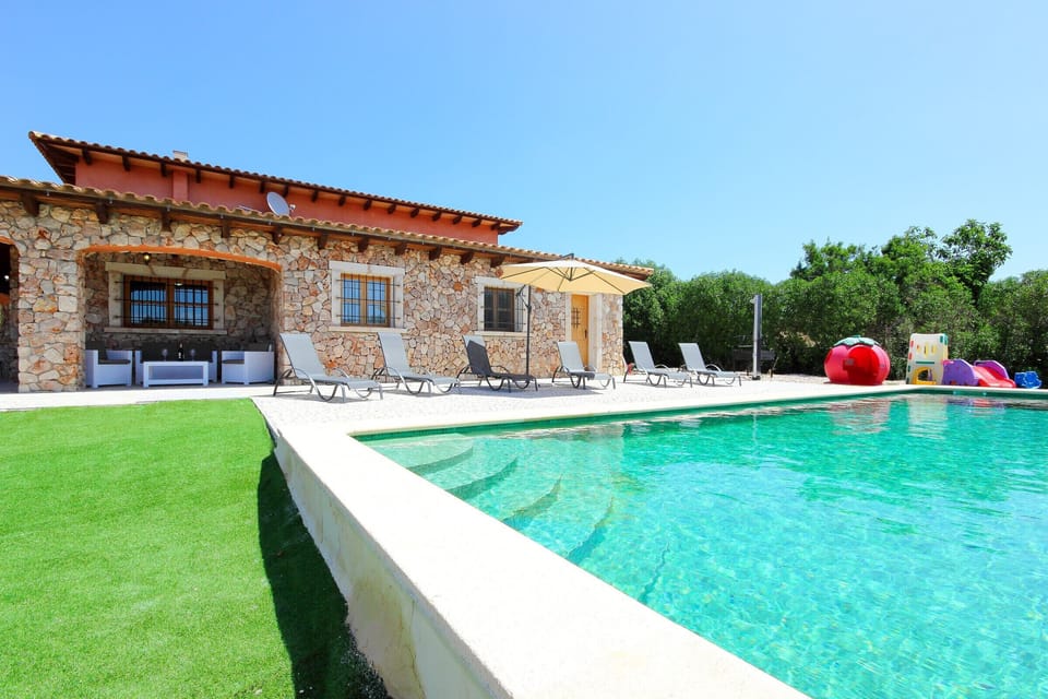 From 100 € per day you can rent your villa in Mallorca