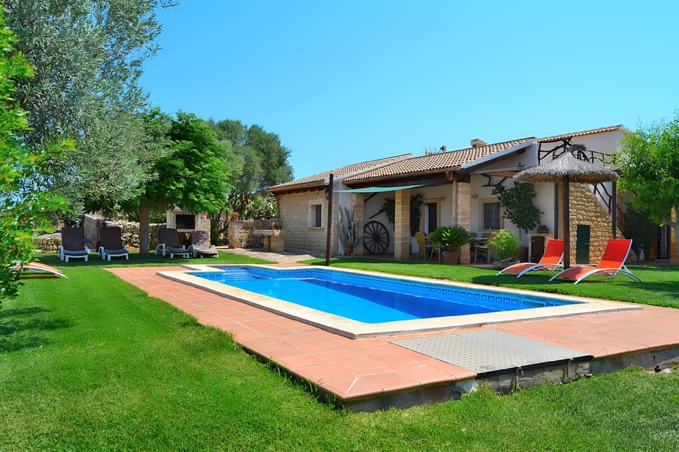 Rural house with swimming pool in Mallorca. Inés 165