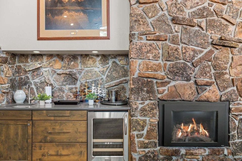 Wet Bar And Fireplace