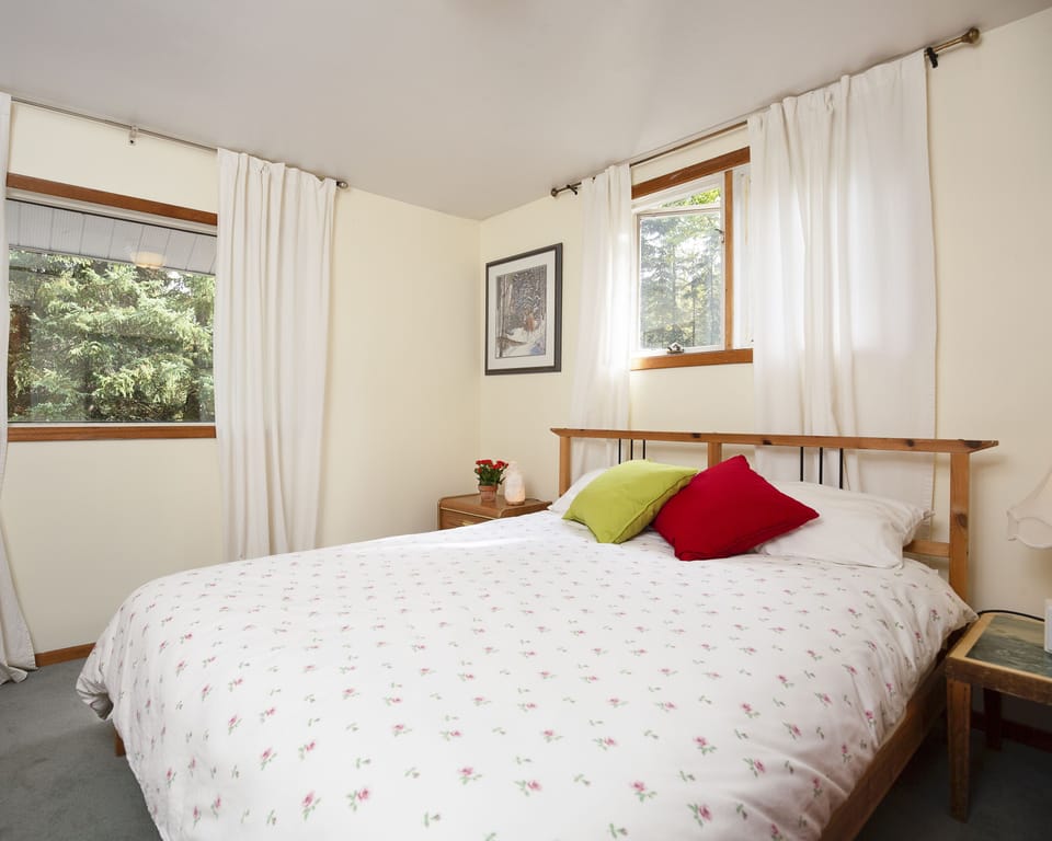 Comfortable and clean!  Come enjoy the peace and relaxation
