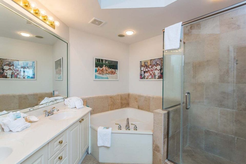 Saint Simons Grand 125 - Primary Bathroom