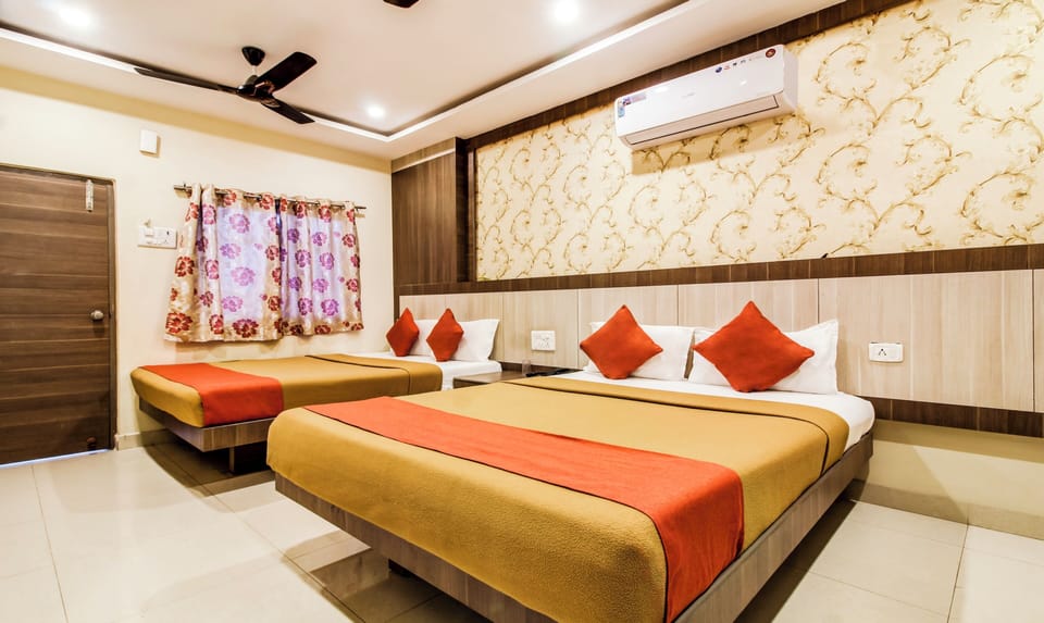 Deluxe Quadruple Room, Multiple Beds | 1 bedroom, desk, rollaway beds, free WiFi