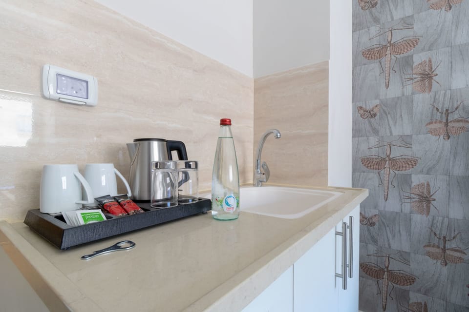 Basic Double Room | Minibar, in-room safe, desk, soundproofing