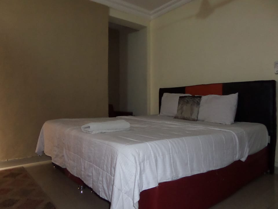 Laptop workspace, WiFi, wheelchair access