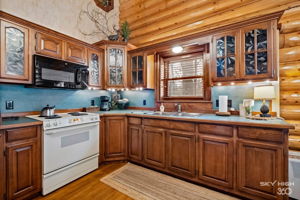 Luxury Cabin, 1 King Bed, Jetted Tub, Lake View (The Cattail) | Private kitchen | Coffee/tea maker, fridge, microwave, oven