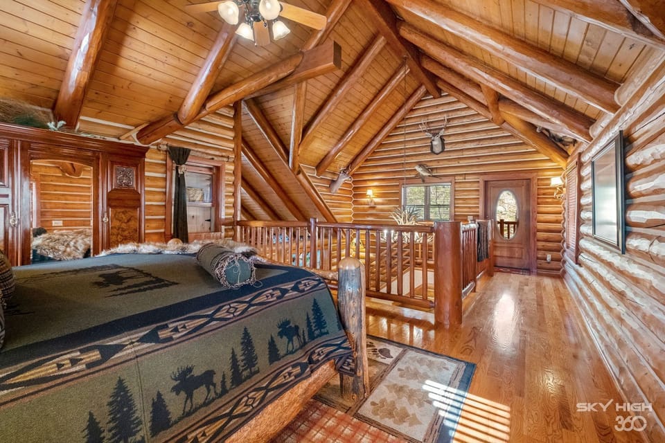 Cinnamon Valley Resort Cabin in Eureka Springs