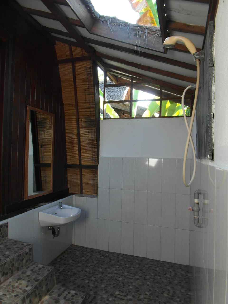 Standard Double Room, Garden View | Bathroom shower