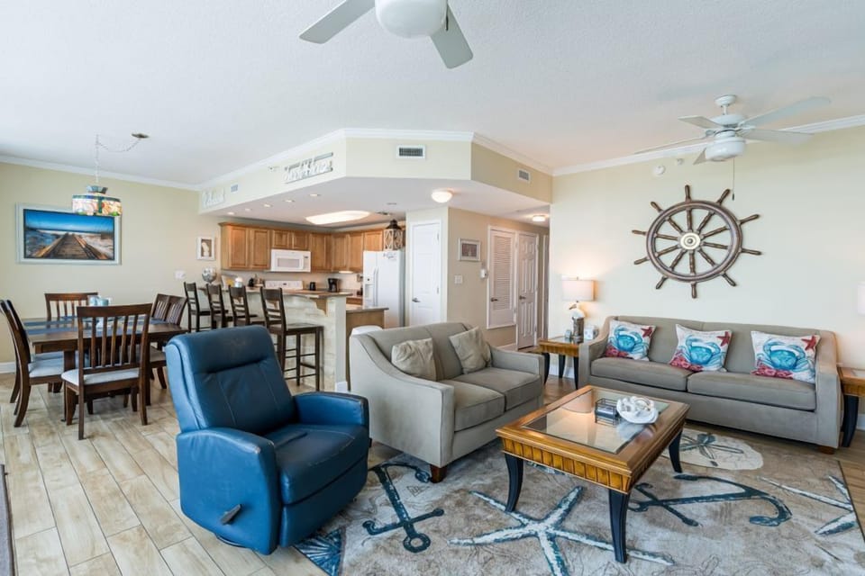 Sanibel 903 Living Room with Queen Sleeper and Recliner