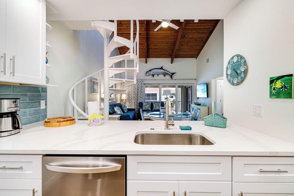OPEN KITCHEN