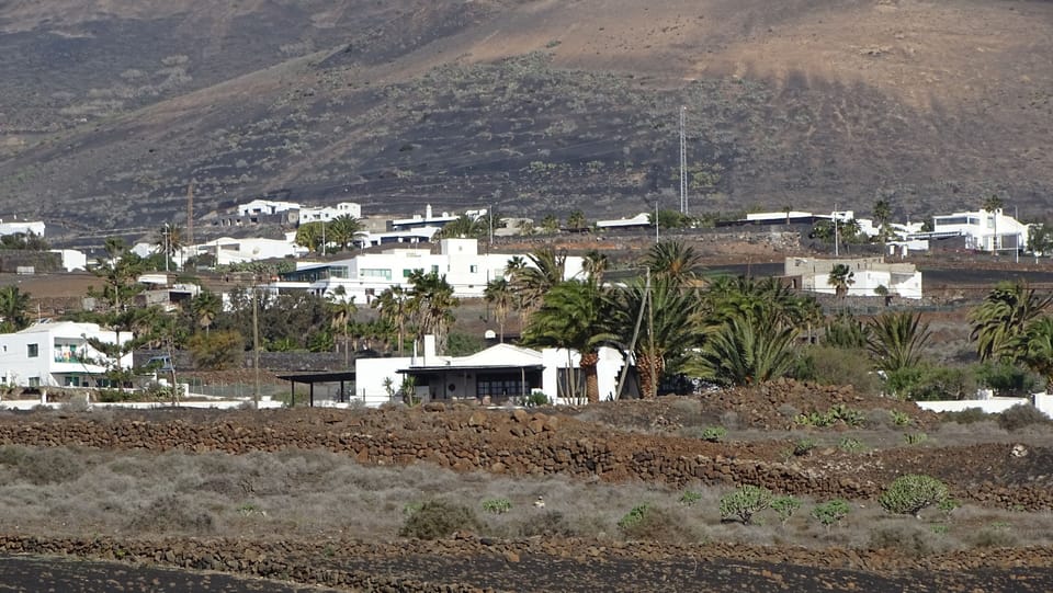 View of Villa showing location