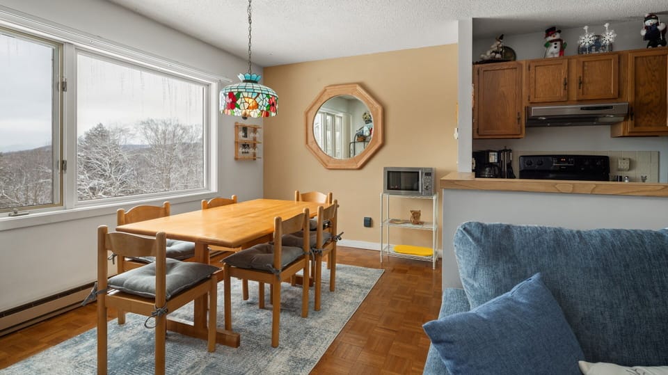 Dining area with an amazing View!