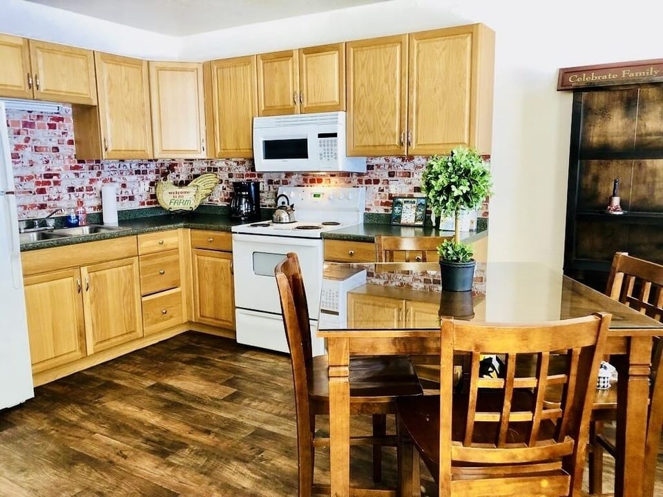 Fully stocked kitchen ready for your vacation stay!