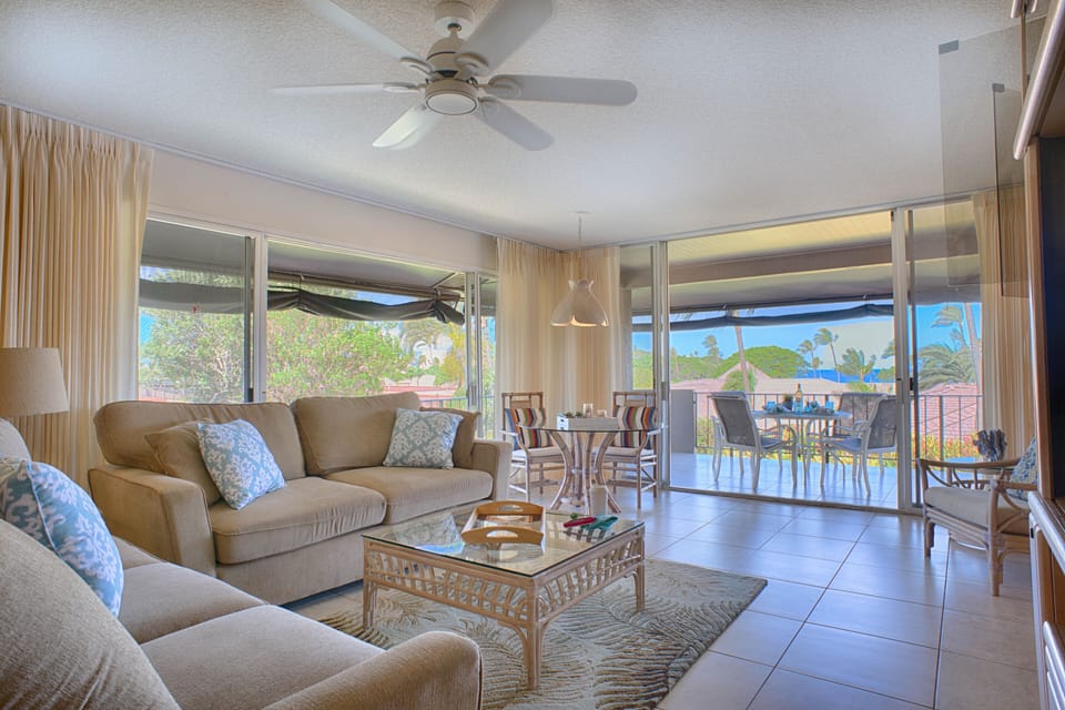 Maui Eldorado L200 Living Area with a View of the Ocean