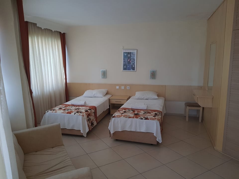 Minibar, desk, free WiFi, bed sheets