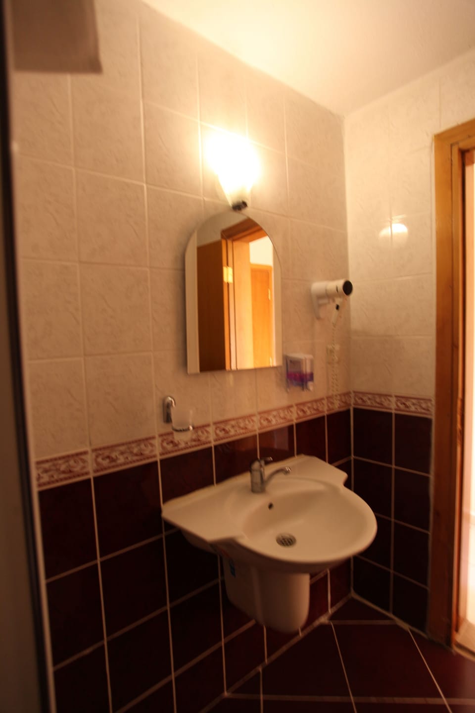 Bathroom sink